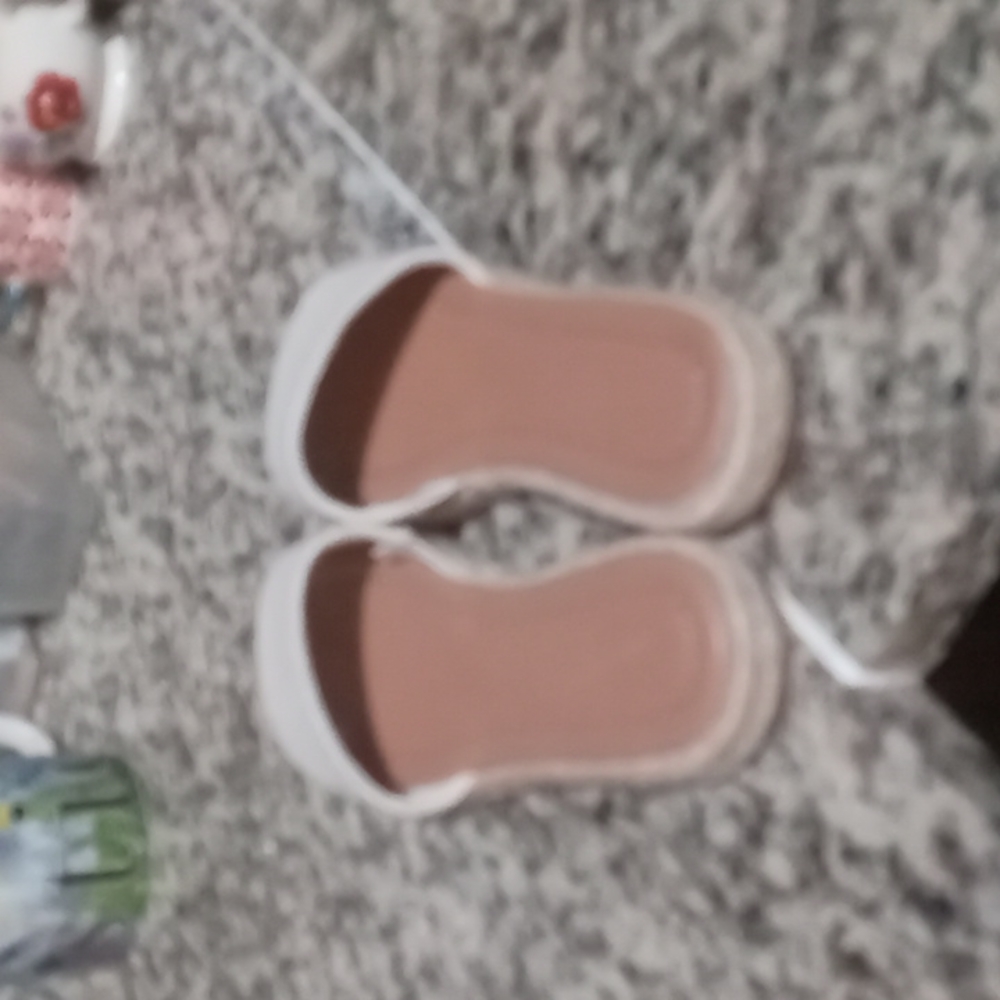 Sandles straw - Picture 2 of 4